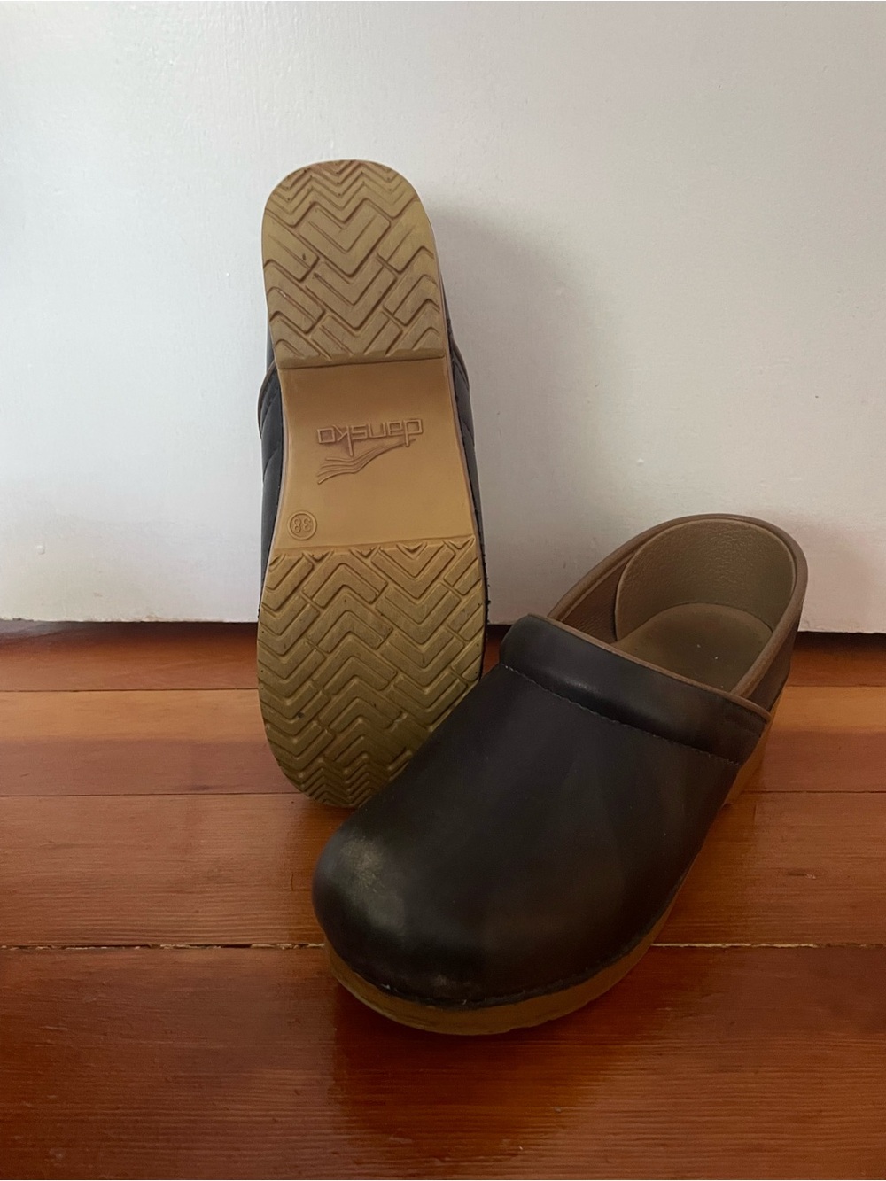 Classic Dankso Dark Brown Leather Clogs